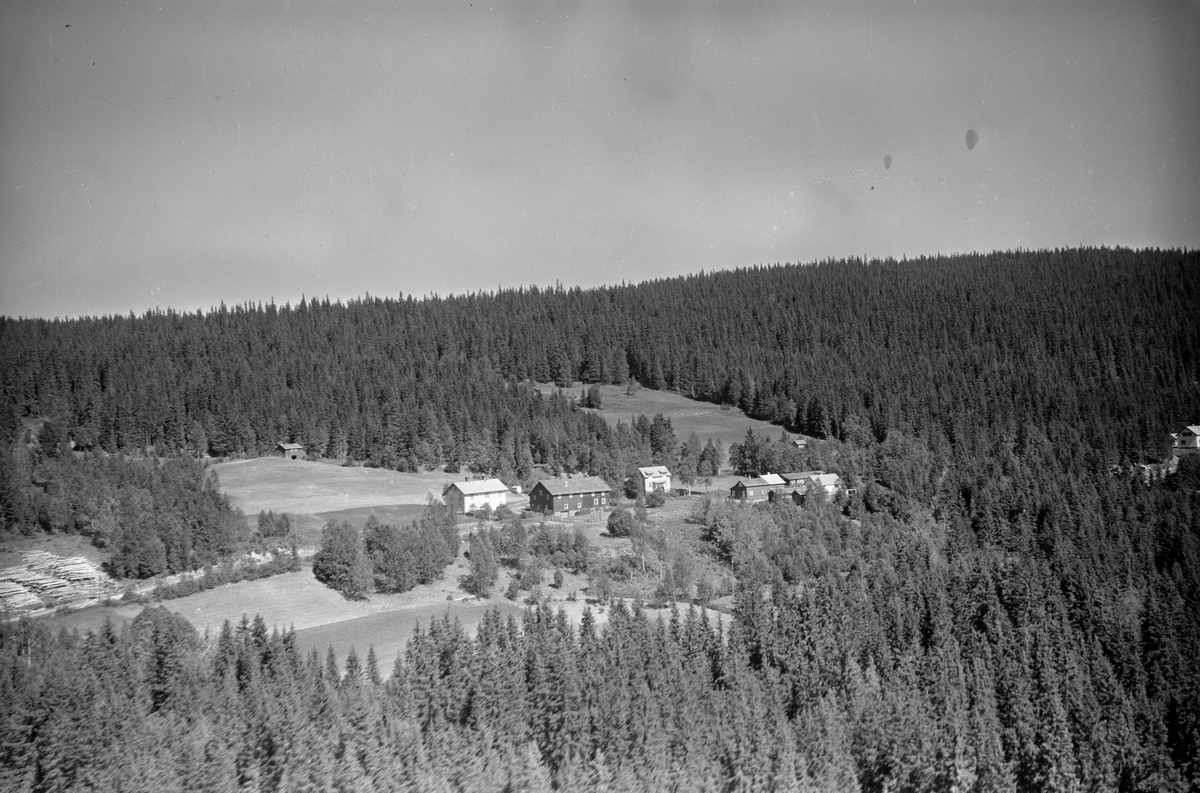 Anno Domkirkeodden, Flyfoto av Kvernenga gard, Mesnalia, Ringsaker.