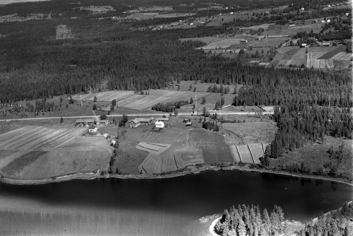 Widerøes Flyveselskap A/S, Flyfoto av Aasbrein østre, Åsmarka, Ringsaker.