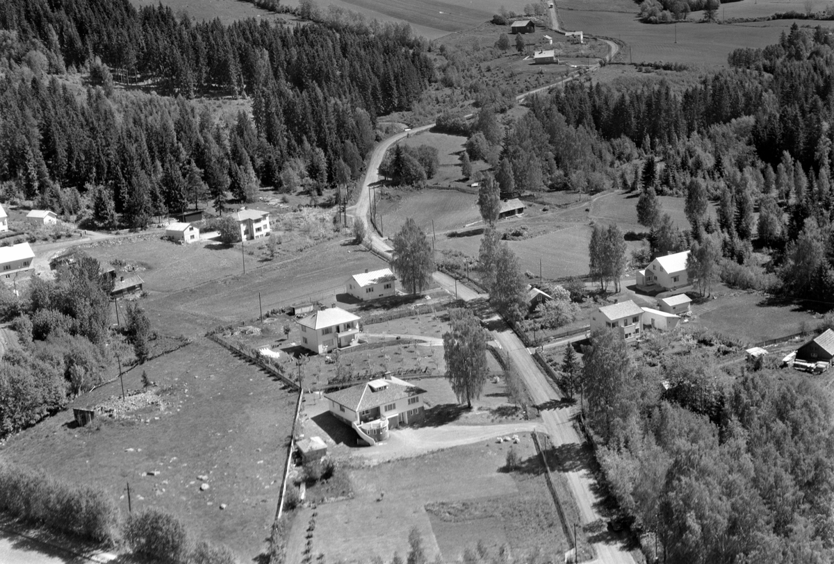 Widerøes Flyveselskap A/S, Flyfoto av Mørkvedvegen, Brumunddal.