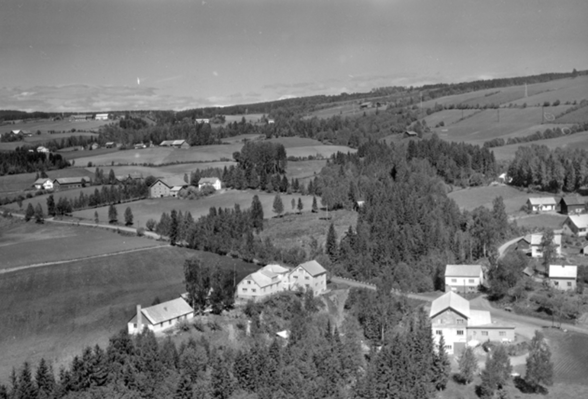 Widerøes Flyveselskap A/S, Flyfoto av Byflatvegen, Brumunddal.