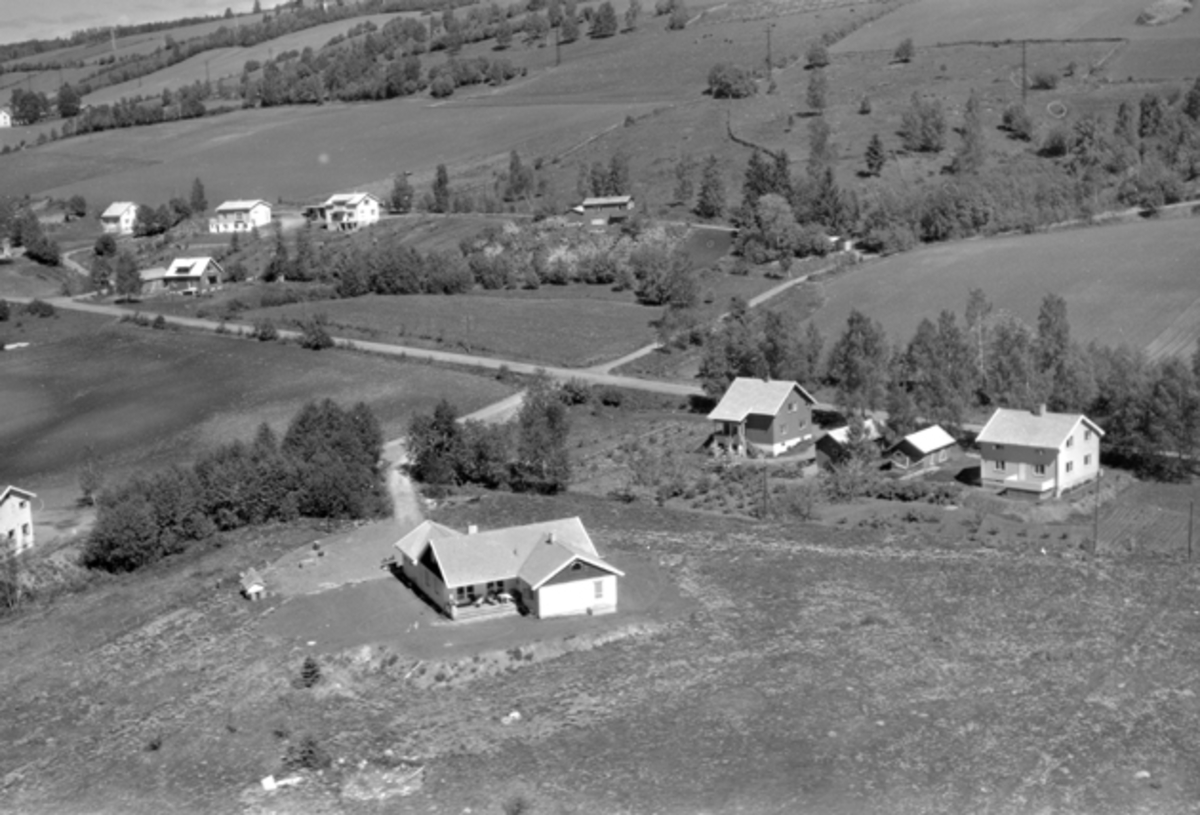 Widerøes Flyveselskap A/S, Flyfoto av Byflatvegen, Brumunddal.