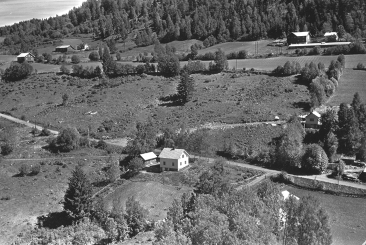 Widerøes Flyveselskap A/S, Flyfoto av bebyggelse, Nordåsvegen, Brumunddal.