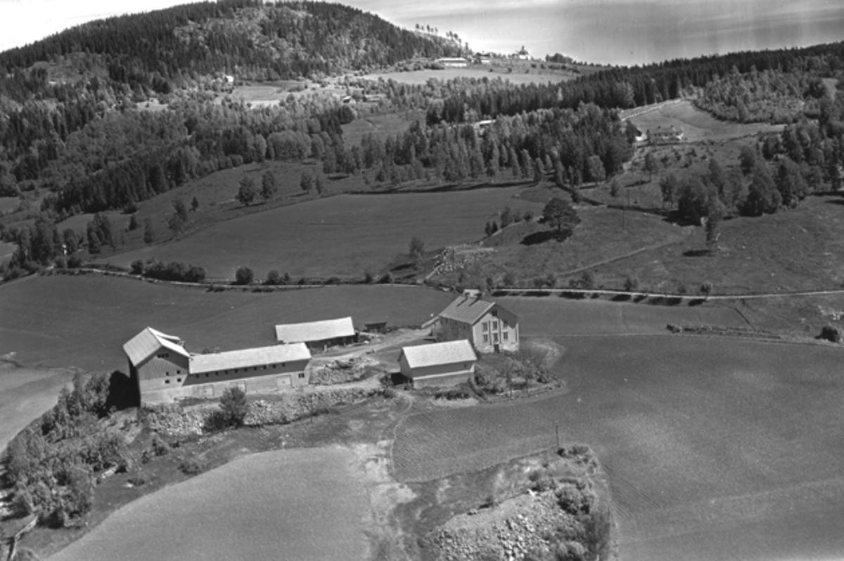 Widerøes Flyveselskap A/S, Flyfoto av Gresby gard, Brumunddal.
