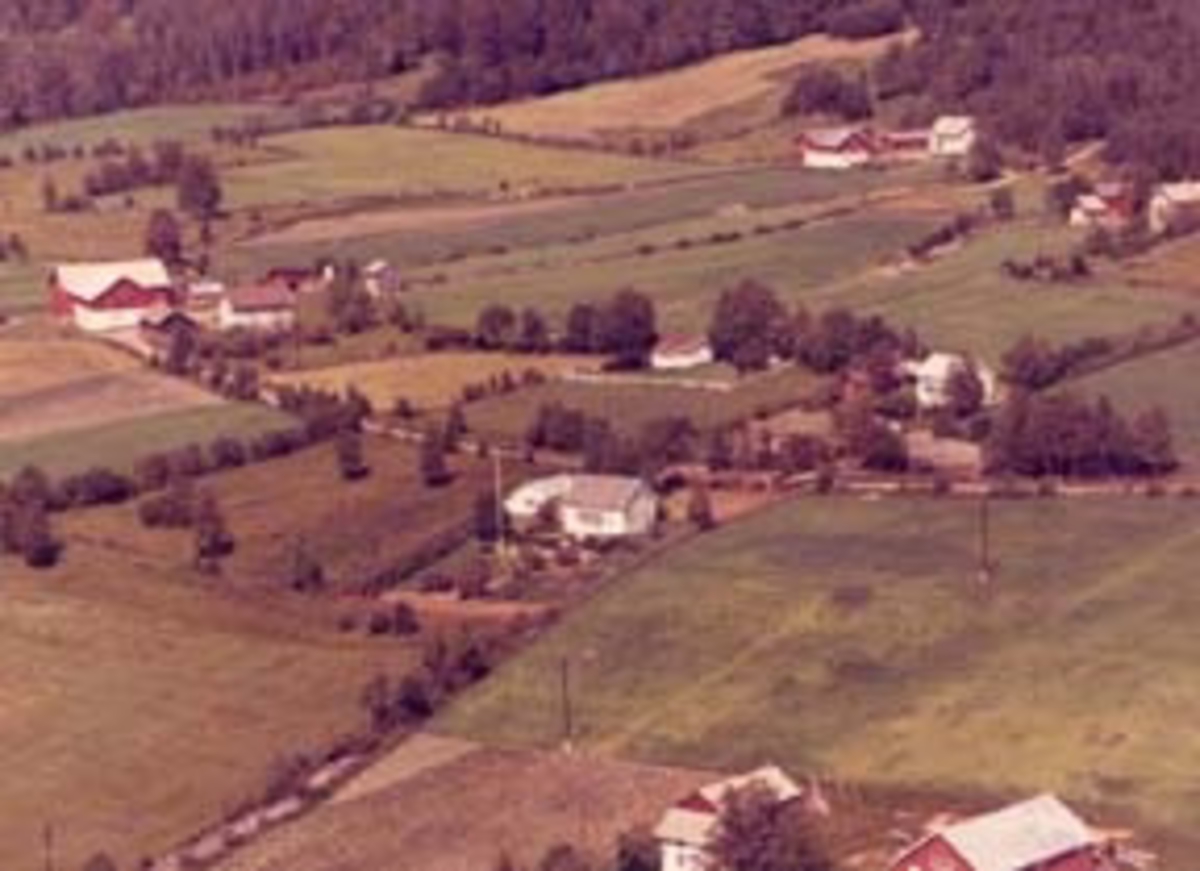 Widerøes Flyveselskap A/S, Flyfoto av Kylstad lille, Furnes, Ringsaker.