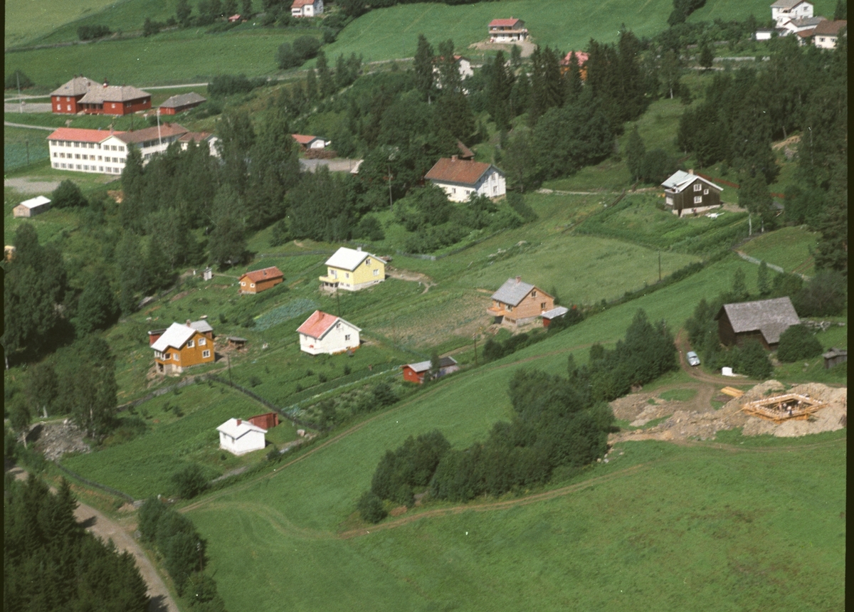 Widerøes Flyveselskap A/S, Flyfoto, boligbebyggelse, Brøttum, Ringsaker.