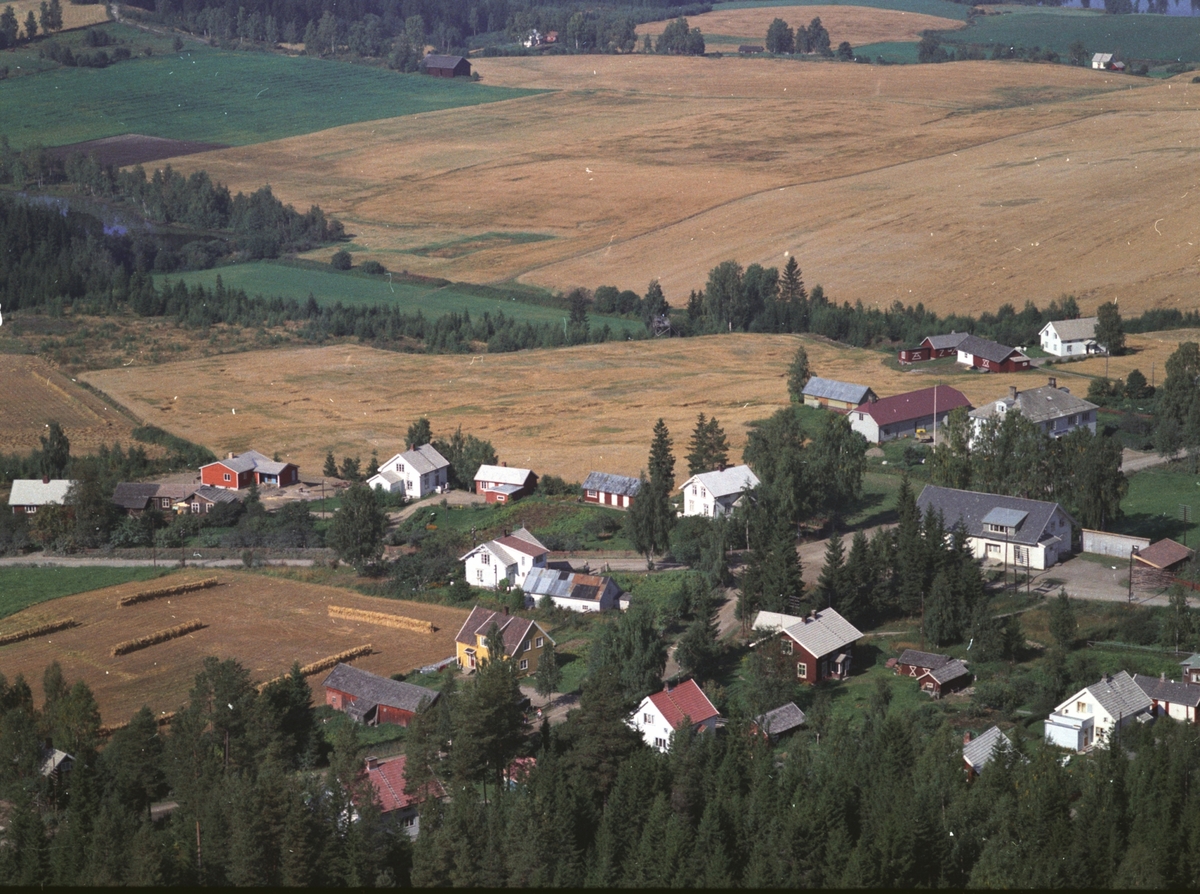 Widerøes Flyveselskap A/S, Flyfoto, boligfelt, Lundsdalen, Gaupen, Ringsaker.