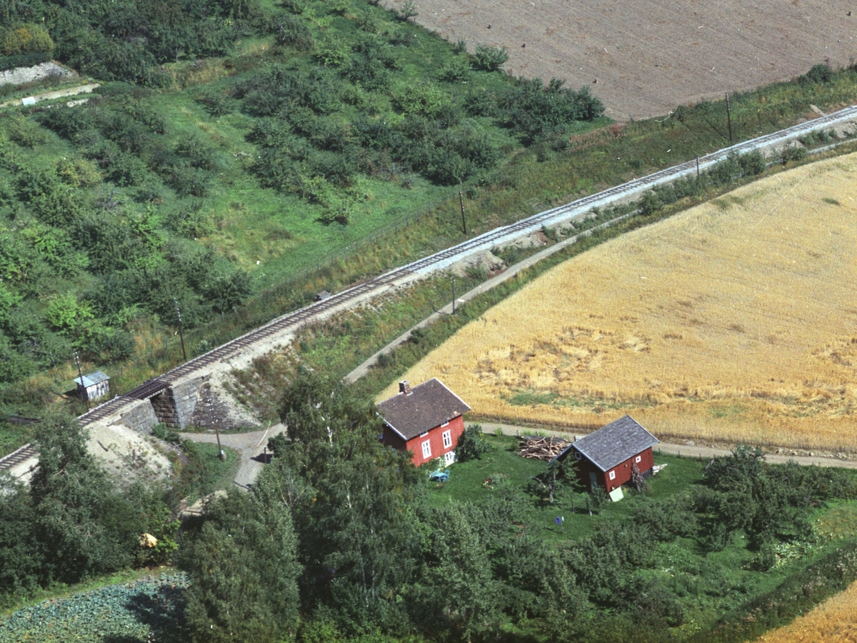 Widerøes Flyveselskap A/S, Flyfoto, Norheim, Skarpsnovegen, Moelv, Ringsaker.