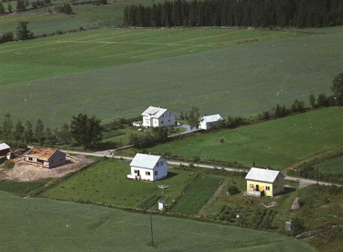 Widerøes Flyveselskap A/S, Flyfoto, boliger, Tandem, Nes, Hedmark.