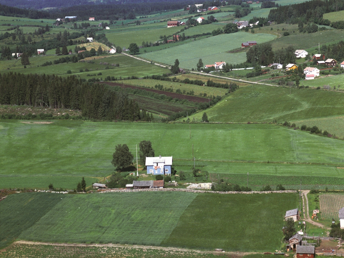 Widerøes Flyveselskap A/S, Flyfoto, boliger, Enebo, Nes, Hedmark.