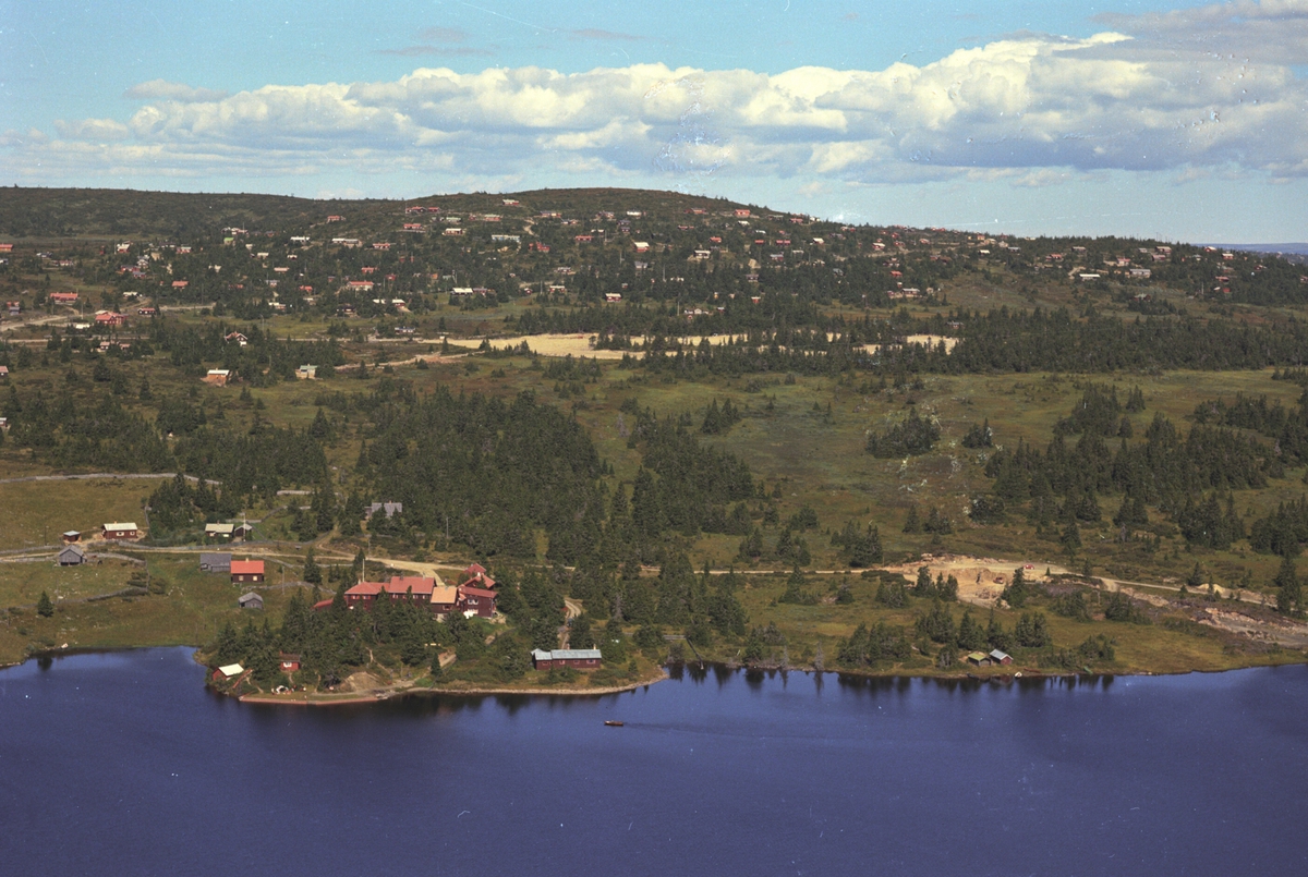 Widerøes Flyveselskap A/S, Flyfoto, Rustad Fjellstue, Sjusjøen, Ringsaker.