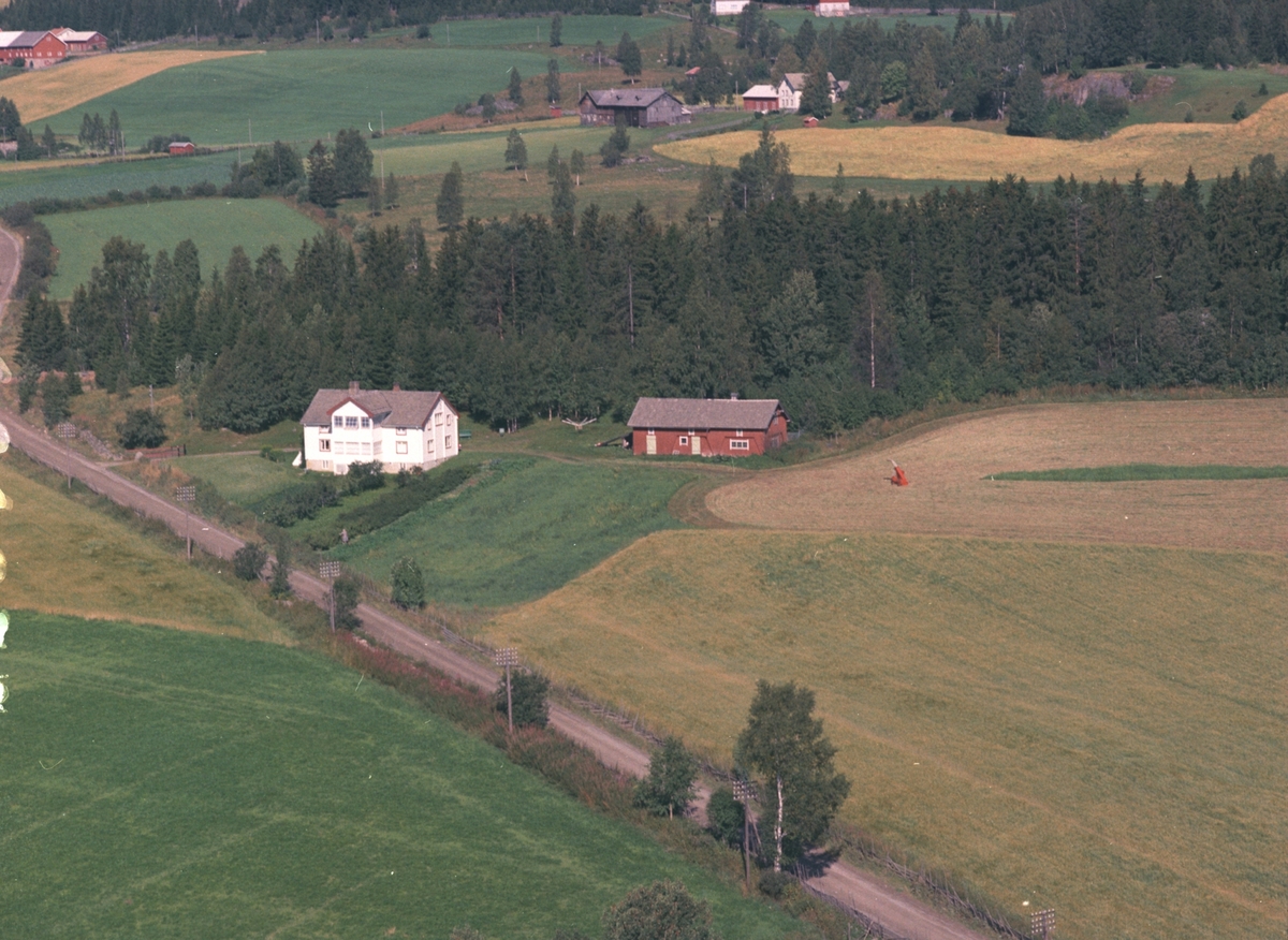 Widerøes Flyveselskap A/S, Flyfoto, Åsen nedre, Åsmarka, Ringsaker.