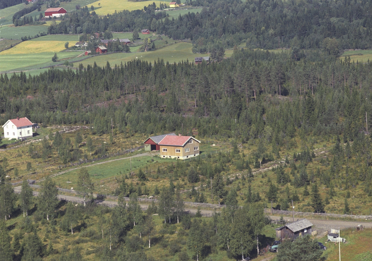 Widerøes Flyveselskap A/S, Flyfoto, Thune, g.nr. 451.9. Flyfoto, Lismarka, Ringsaker.