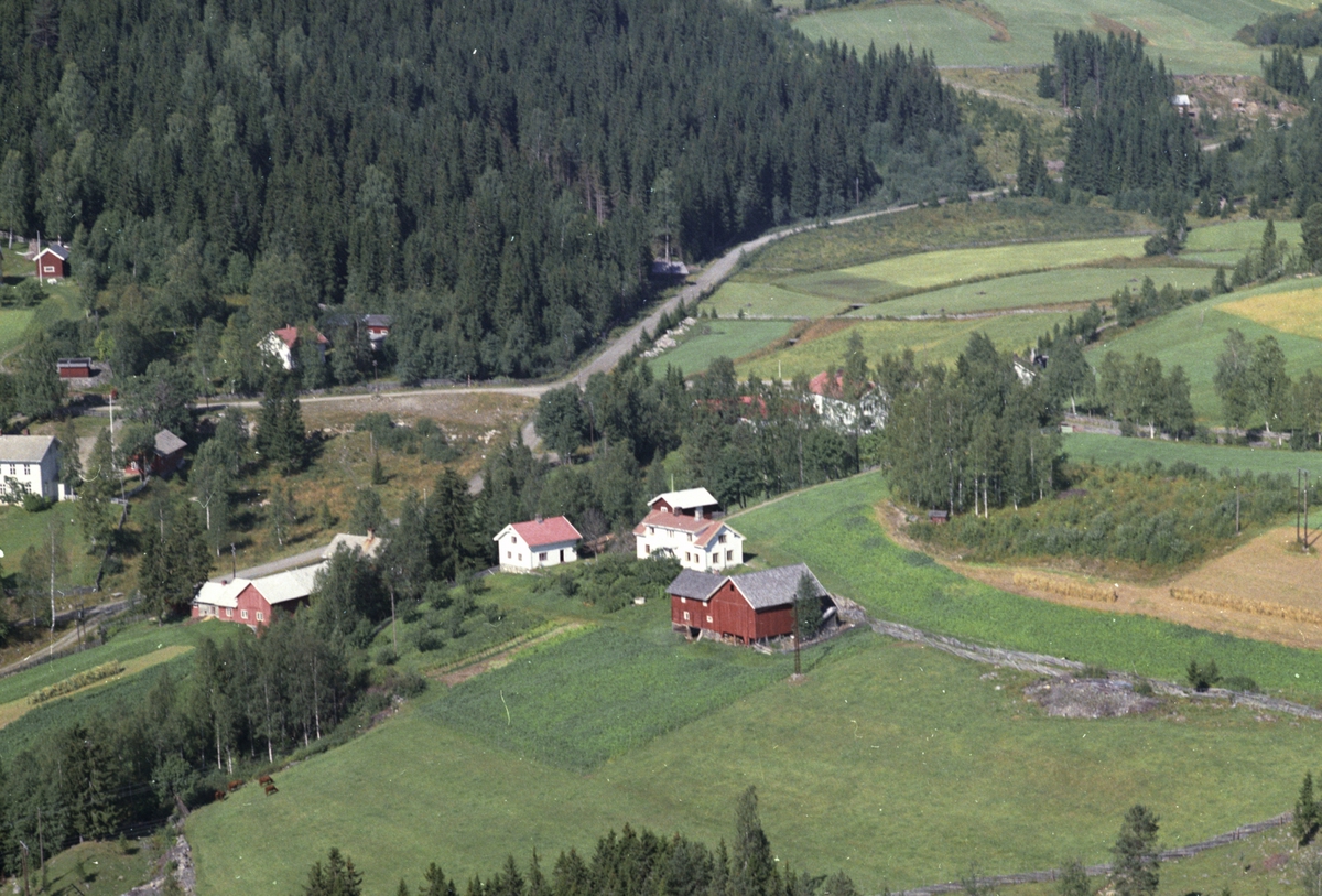 Widerøes Flyveselskap A/S, Flyfoto, bebyggelse ved vegkrysset Sjusjøvegen, Lismarkvegen, Ringsaker.