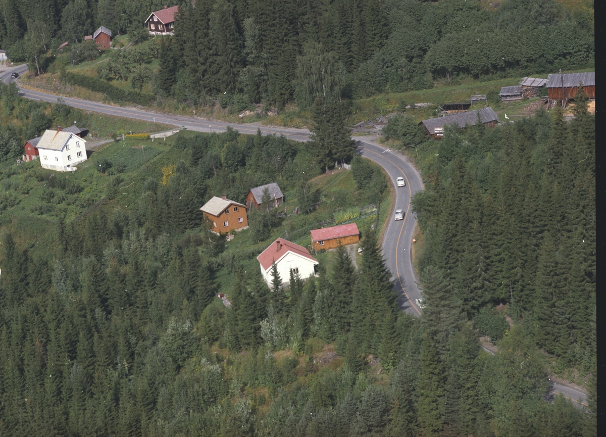 Widerøes Flyveselskap A/S, Flyfoto, bebyggelse langs gamle E-6, Bergseng, Ringsaker.