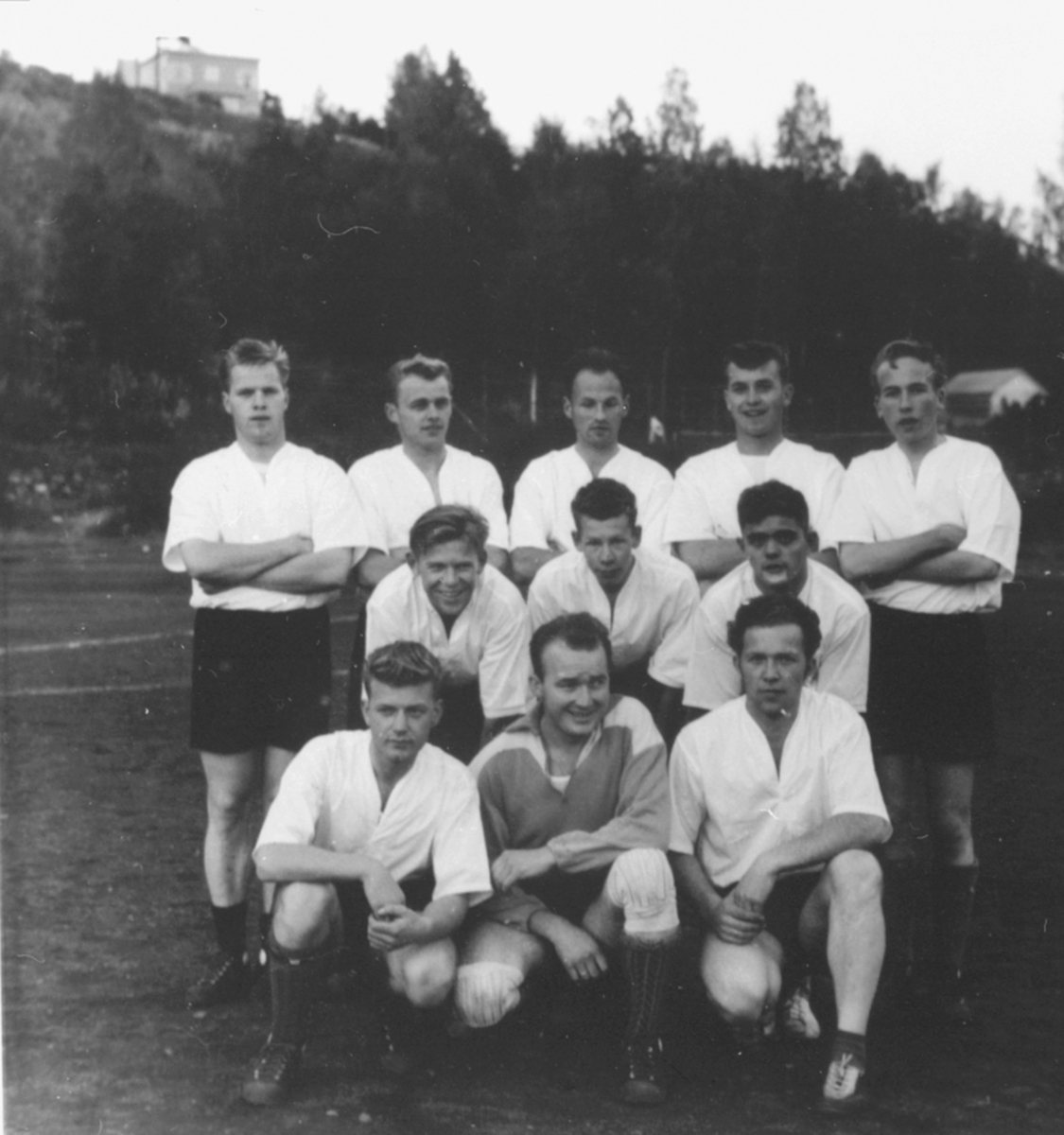 Anno Domkirkeodden, Fotballspillere, bedriftsidrettslag ved Ajak Fabrikker A/S, Bruimunddal.