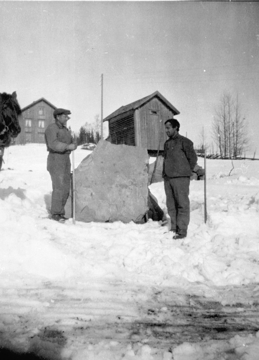Anno Domkirkeodden, Nybrott, steinrydding, Egil Bergundhaugen, Sigurd Rudi på Lien gård, Åsmarka, Ringsaker.