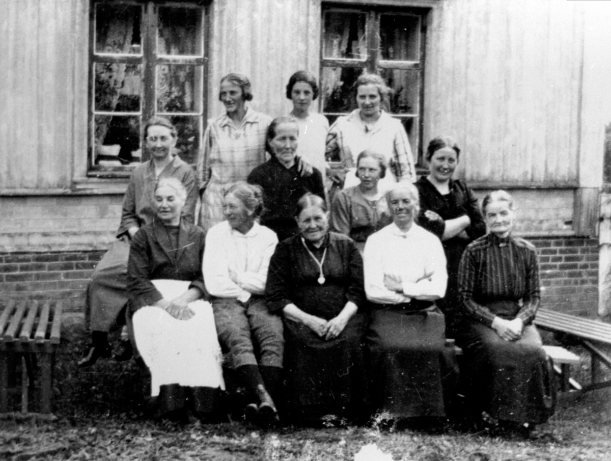 Anno Domkirkeodden, Arbeidshjelpen i begravelsen etter Nils Fuglseng, Fuglseng nordre, Ringsaker. Se reg. skjema for navn.