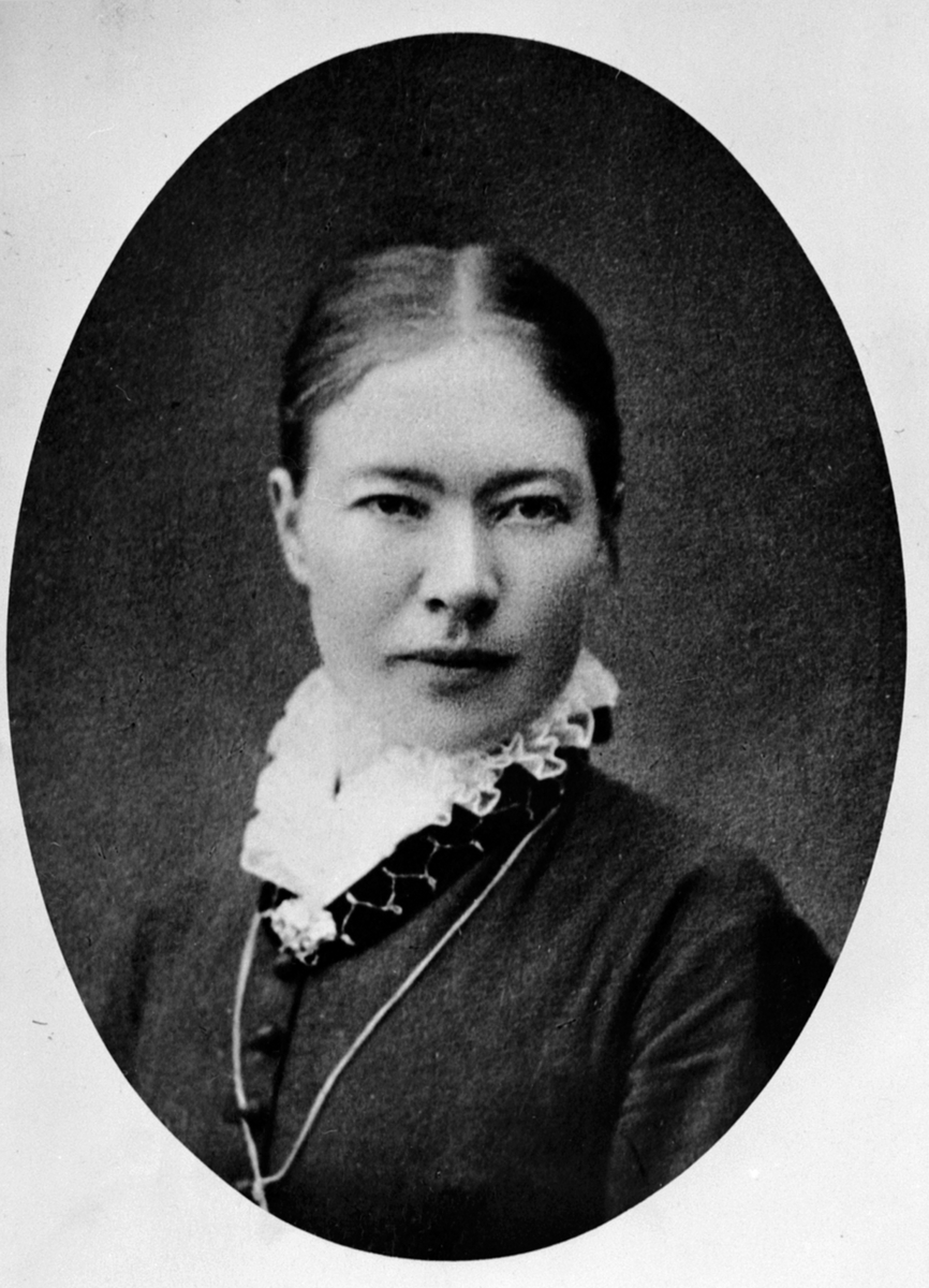 Anno Domkirkeodden, Portrett av Ida Kongsrud Tangnes (1856-1939). Gift Martinus Bredvold, Nes, Hedmark.