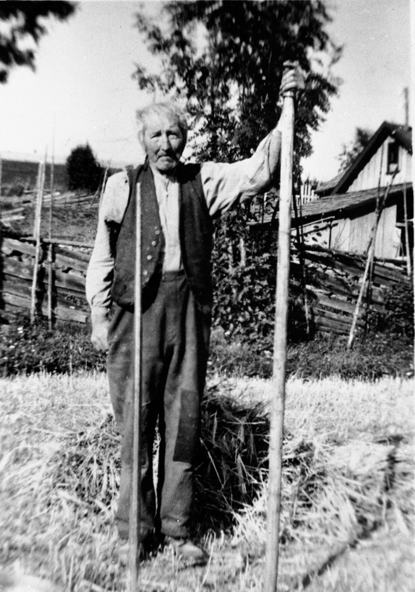 Anno Domkirkeodden, Husmann Andreas Nordhagen, husmann på Flisaker gjennom en mannsalder. Ottersrudbakken, Veldre, Ringsaker.