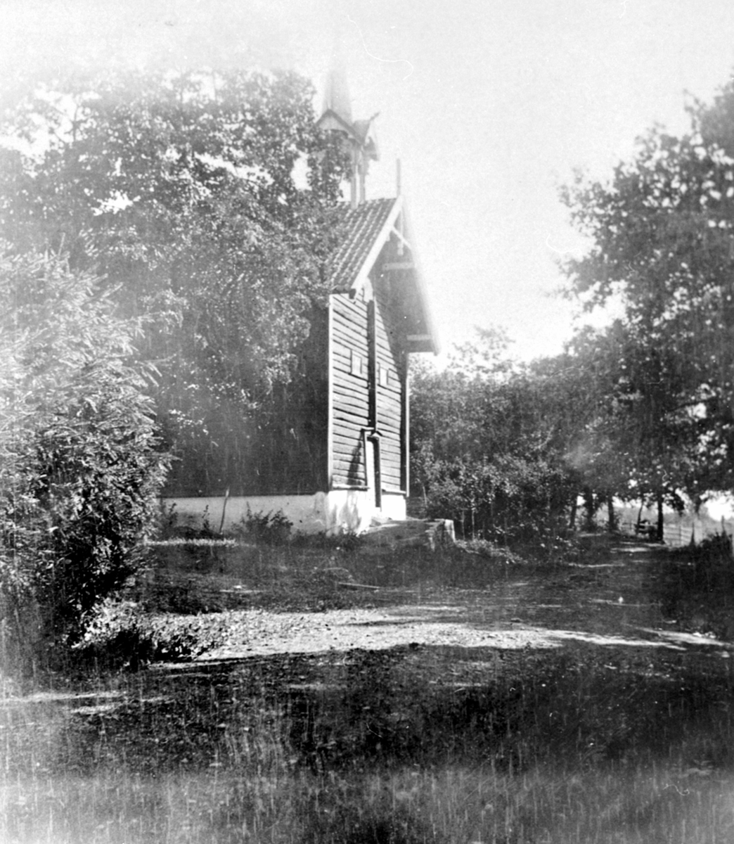 Anno Domkirkeodden, Stabburet på Hovelsrud, Helgøya. Brant ned sammen med låven i 1935.