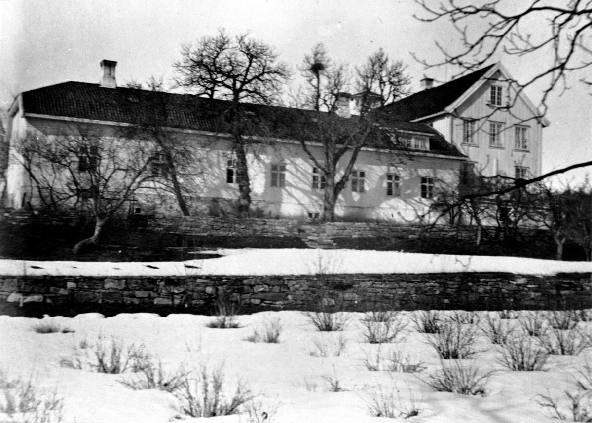 Anno Domkirkeodden, Sørfløyen på hovedbygningen på Hovinsholmen, Helgøya.