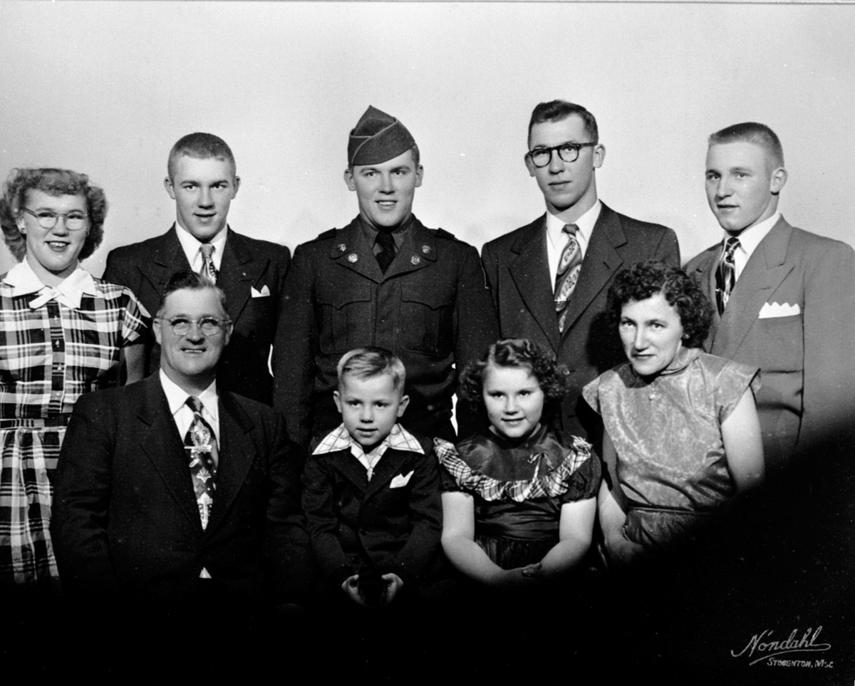 Anno Domkirkeodden, Familien Petter Pedersen f.1904, i Amerika, Hovelsrud, Helgøya i Ringsaker.