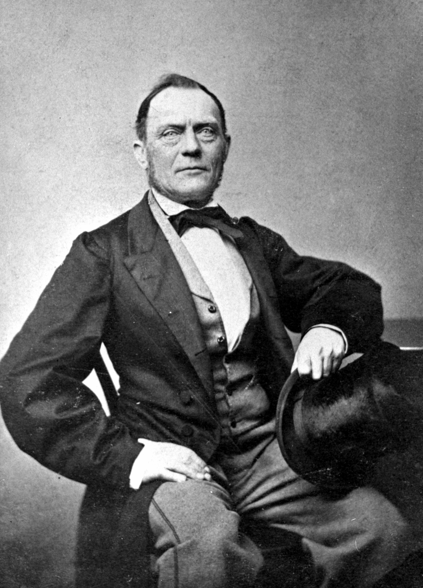 Anno Domkirkeodden, Nils Jacobsen Hoel (1813-1891). Var gardbruker på Hovelsrud, Helgøya fra 1848 til 1891.