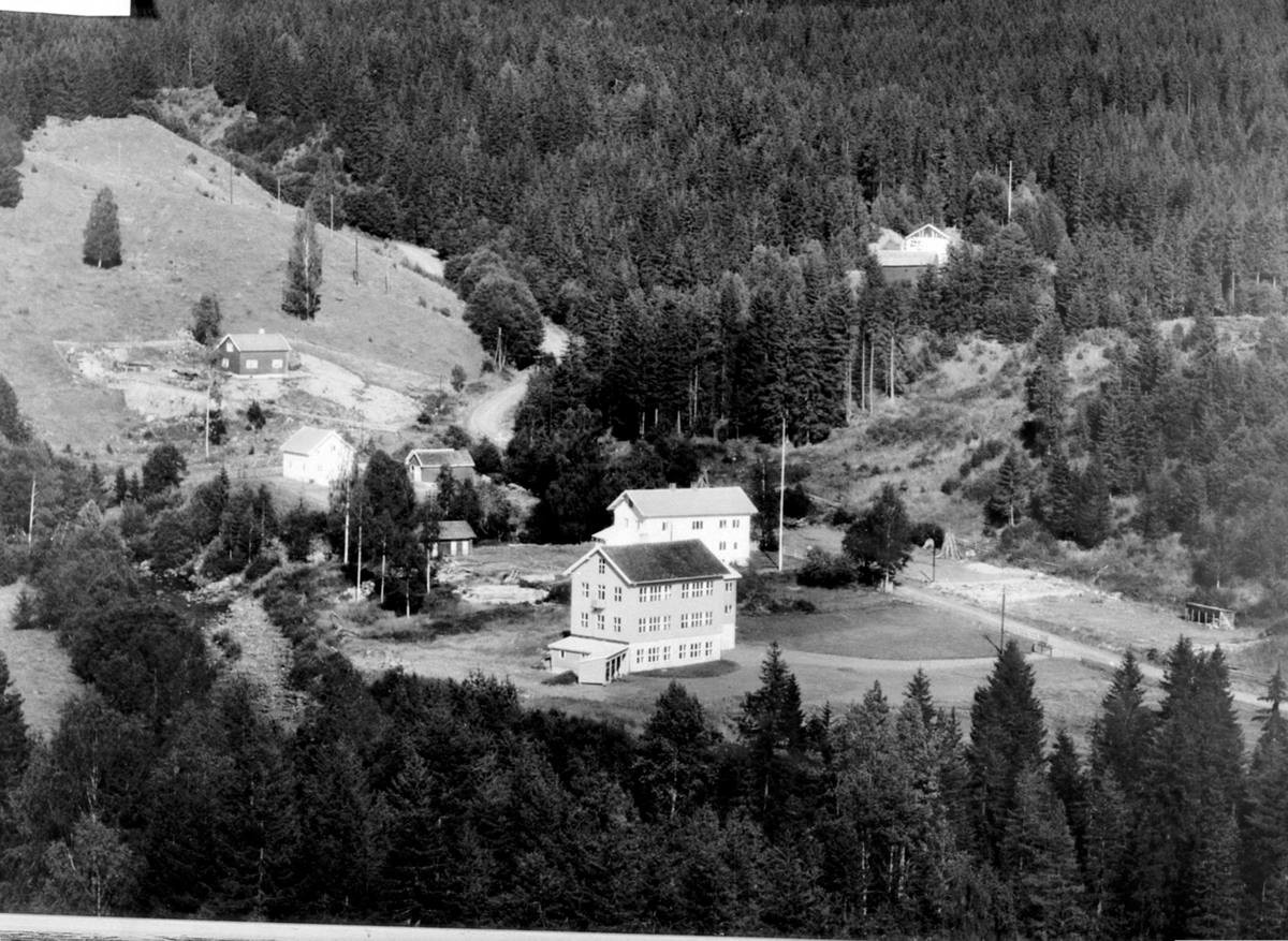 Anno Domkirkeodden, Flyfoto av Mauset skole, Brumunddal.