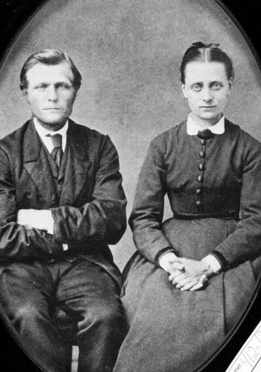 Anno Domkirkeodden, Ekteparet Andreas Børresen Mølstad (1834-1906) og Agnete Johannesdatter Verkensbakken (1844-1924), Mølstad østre, Nes, Hedmark.