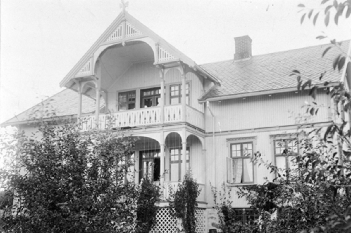 Anno Domkirkeodden, Hovedbygningen på Kongsrud, Nes, Hedmark.