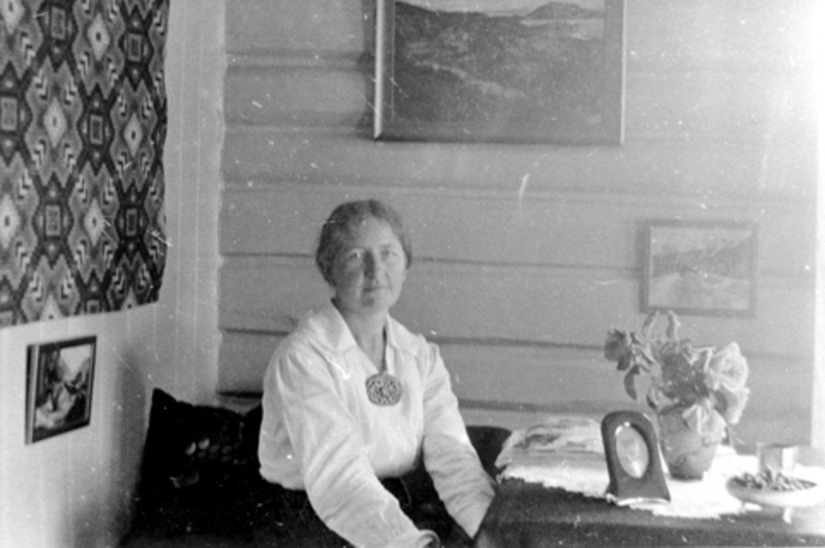 Anno Domkirkeodden, Interiør, stue, Kristine Langmyhr, Furubakken, Kongsvegen 12, Brumunddal.