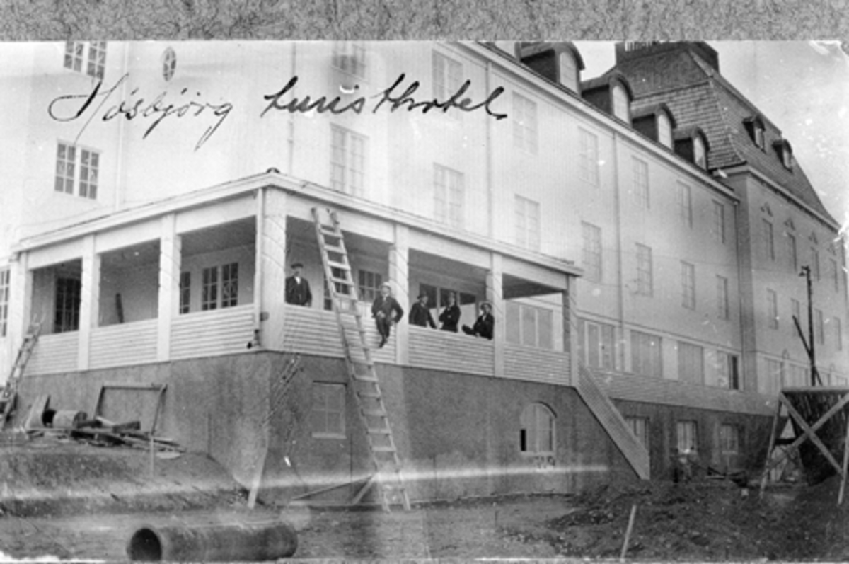 Anno Domkirkeodden, Høsbjør turisthotell under bygging, Furnes, Ringsaker.