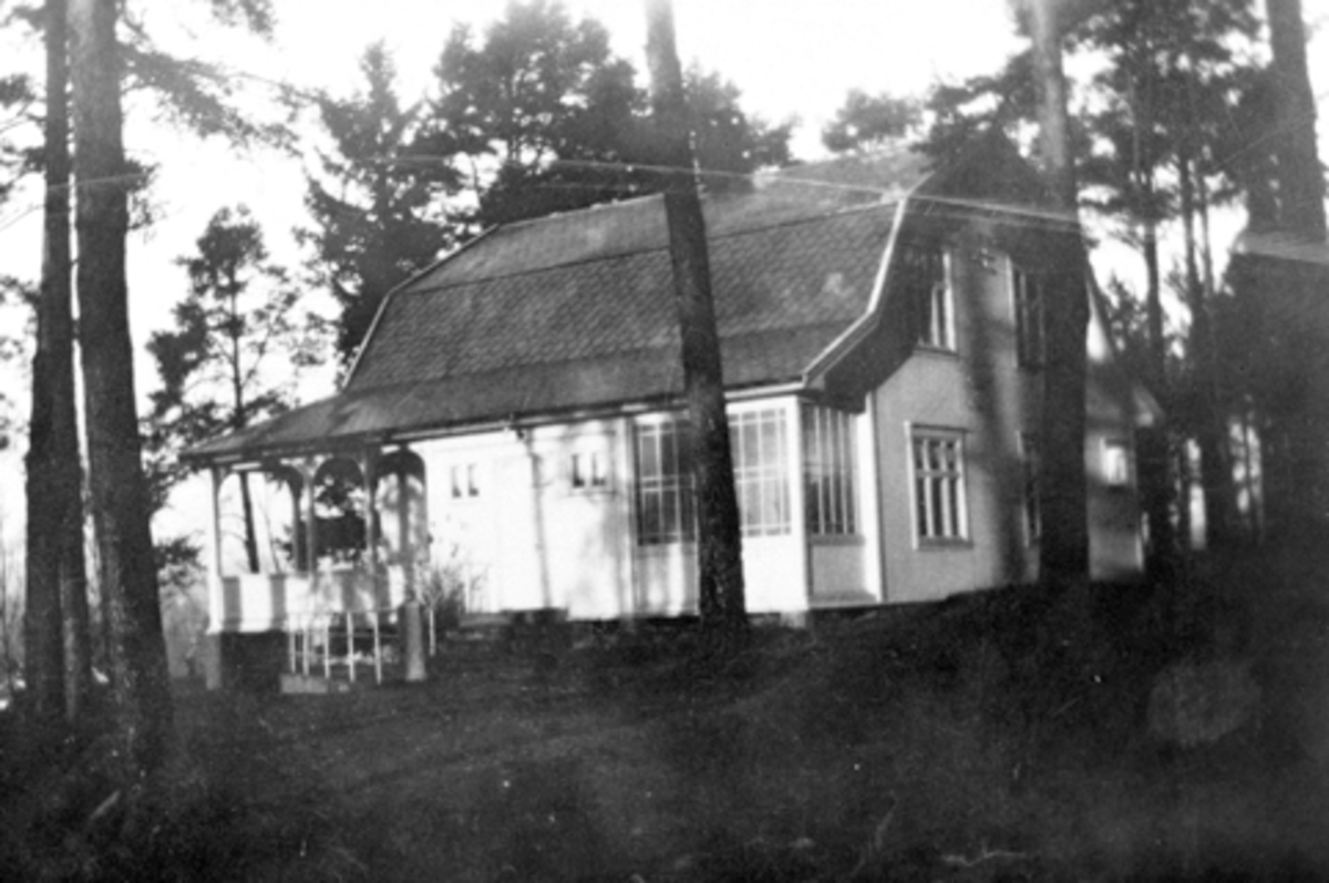 Anno Domkirkeodden, Eksteriør, privatboligen til familien Husebye i parken, Brumunddal.