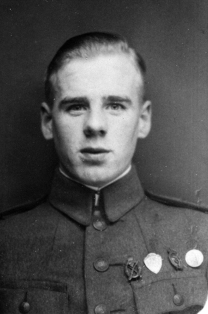 Anno Domkirkeodden, Portrett, sersjant Leonard Godager, F: 1916, Furnes, Ringsaker. Motstandsmann som ble skutt på Trandum i 1942. 2.verdenskrig, militær.