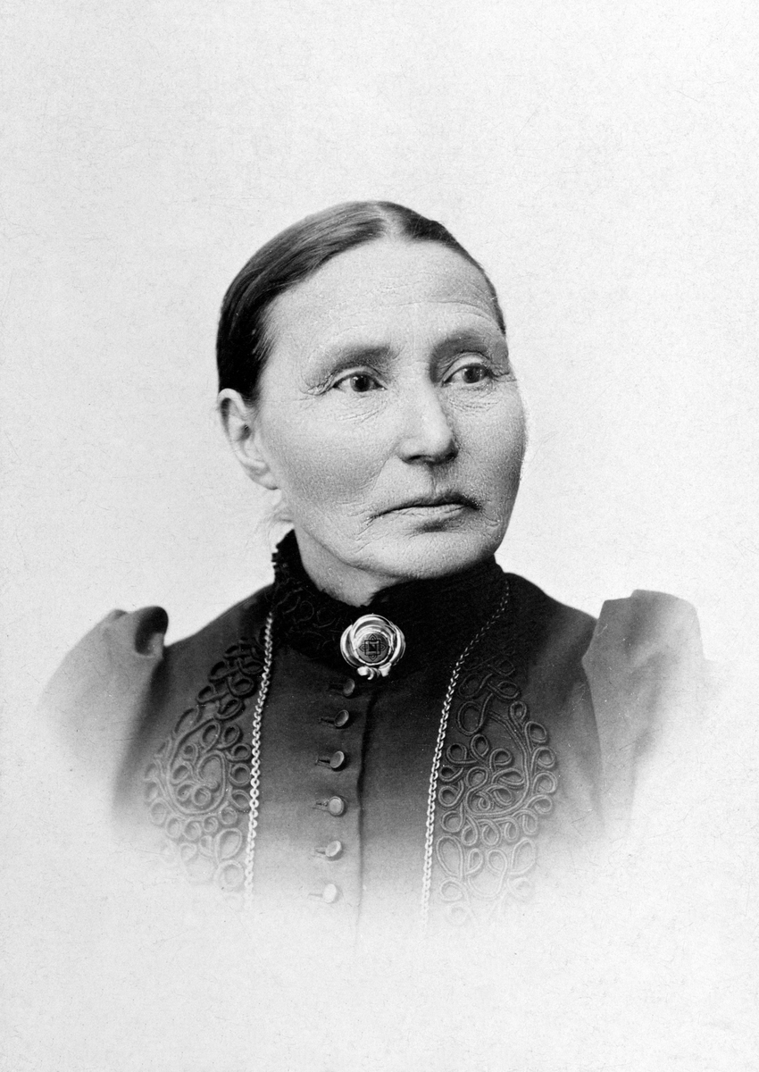Anno Domkirkeodden, Portrett, Marthe Jensbakken, gift med Johannes Jensbakken, Furnes, Ringsaker.