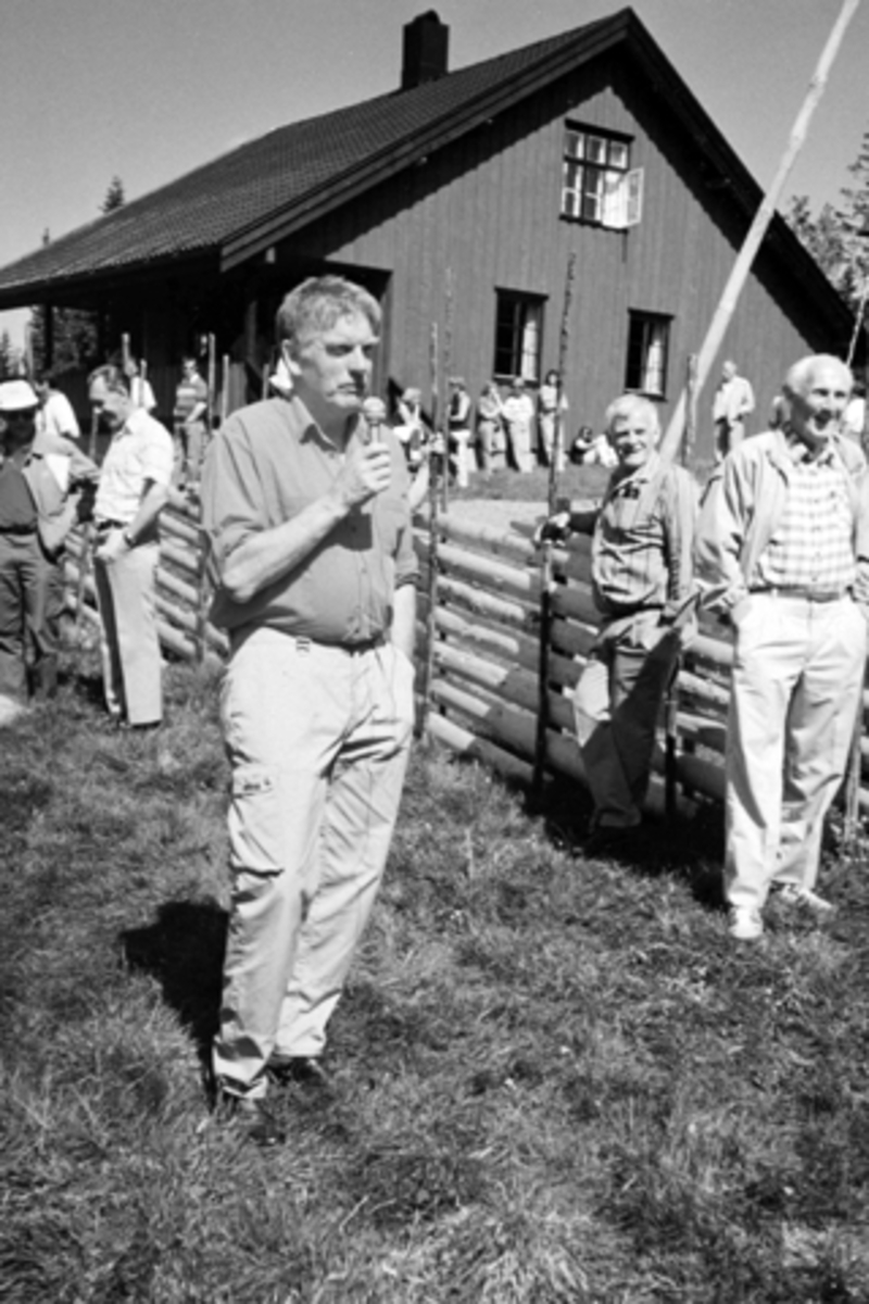 Anno Domkirkeodden, Furnes Almenning, bestyrer Per Berg Eid ønsker velkommen til lunch, befaring, jubilumsberetning.