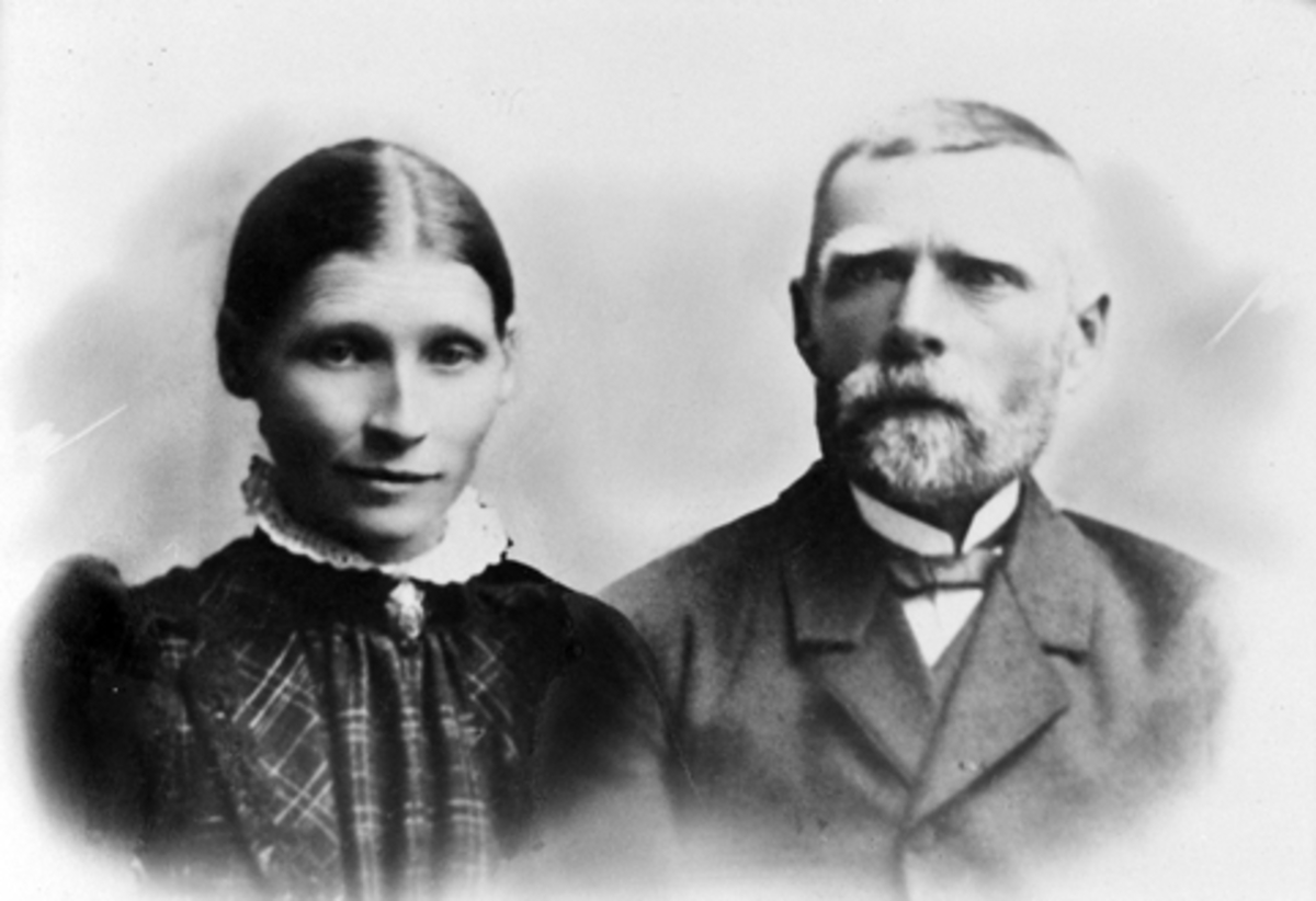 Anno Domkirkeodden, Ektepar. Milla Gulbrandsdatter Duenger (1862-1947) og Even Nilsen Duenger (1854-1929). Gift 1884. Berg øvre, Nes, Hedmark.