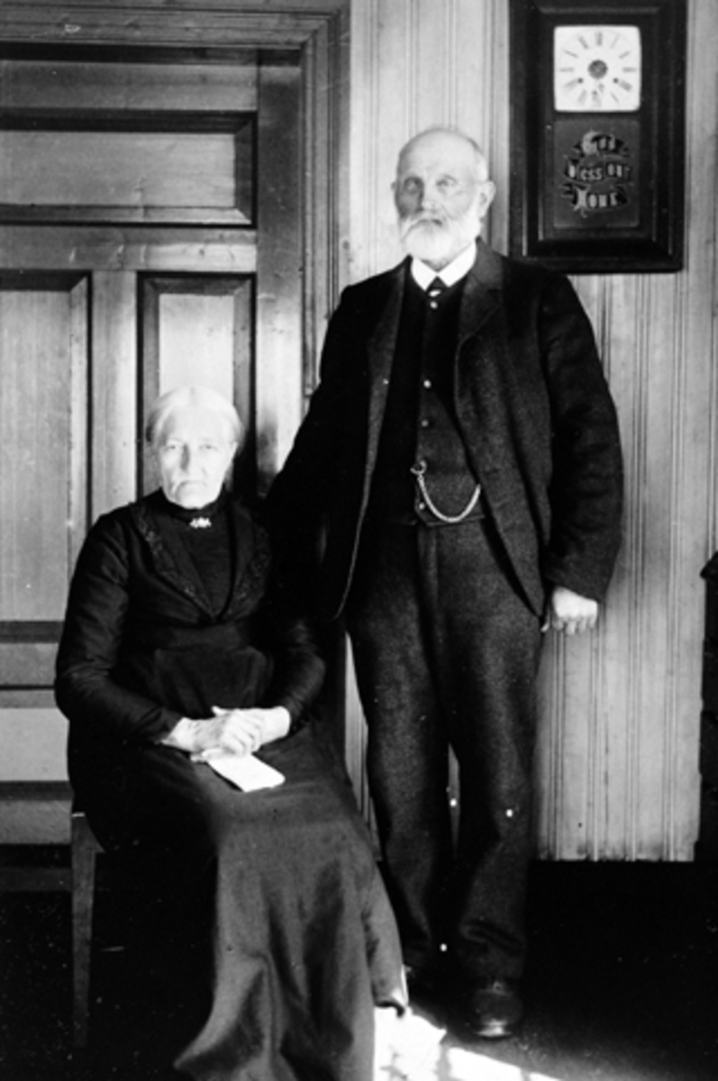 Anno Domkirkeodden, Granberg, Brøttum. Jordmor Karoline Nilsdatter Bøhmerødegården og ektemann Peder Kristiansen fikk 10 barn. Karoline var visstnok den andre som hadde jordmorutdanning i Ringsaker. Den første var hennes mor Anne Eriksdatter.