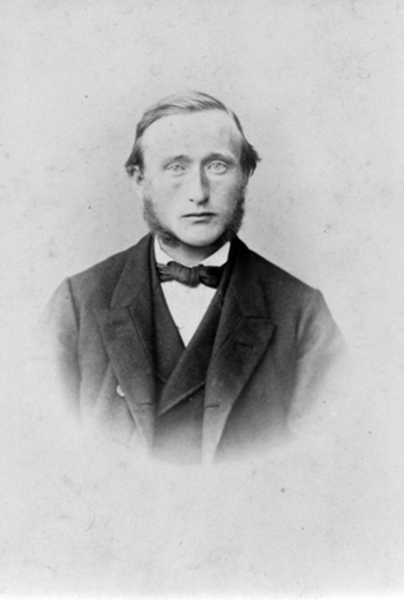 Anno Domkirkeodden, Portrett, meieribestyrer Aksel Olaf Berner (1842-1906), Kommerstad, Ringsaker.