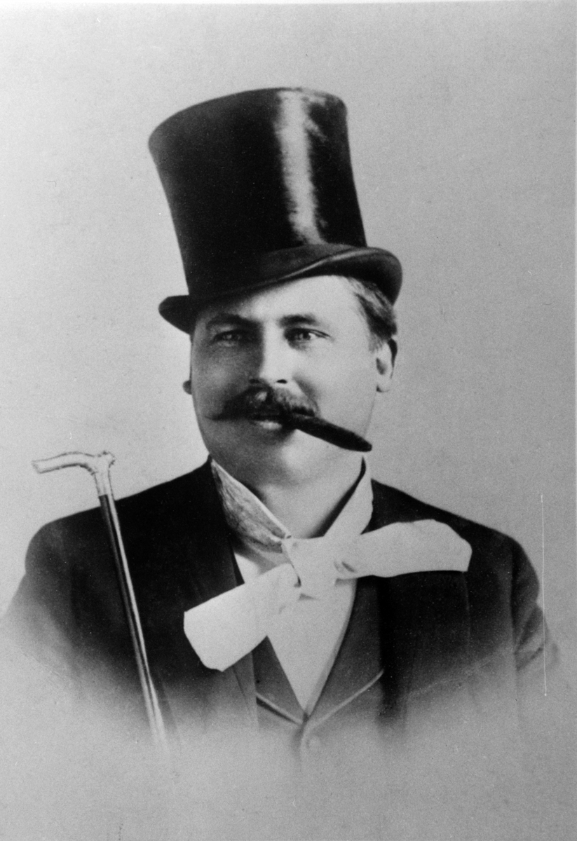 Anno Domkirkeodden, Portrett, Paul Skjerven (F 1860), utvandret til Amerika, bildet ble brukt i sigarreklame, Skjerven, Nes, Hedmark.