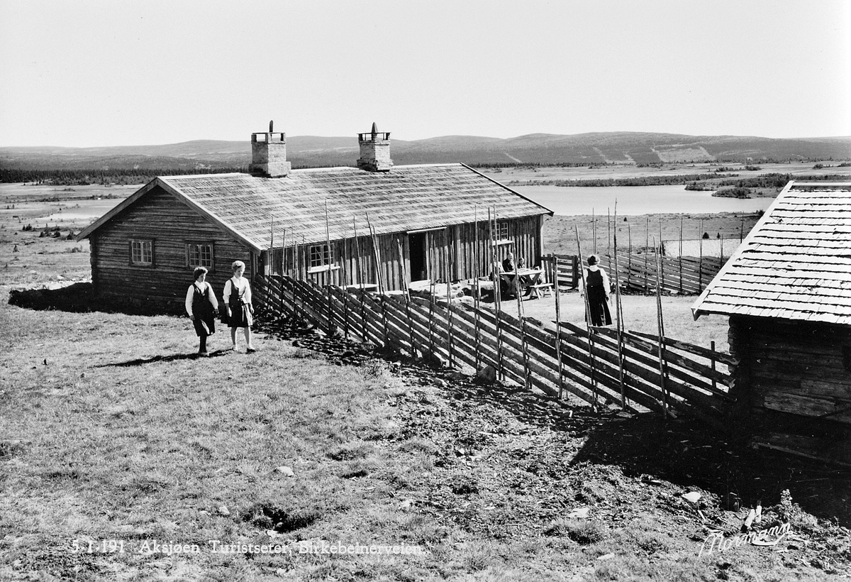 Anno Domkirkeodden, Aksjøen turistseter ved Birkebeinervegen, 1960-tallet. Størhuset fikk ikke to piper før i 1961. Ulvilrudsætra var turistseter fra 1961 til 1976.