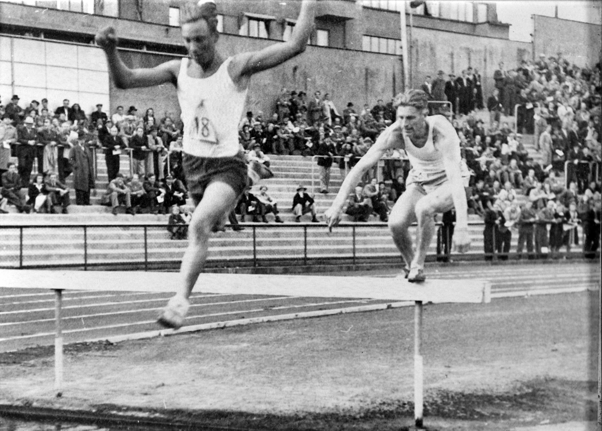 Anno Domkirkeodden, Leif Hvorup Ringsaker I.F, Martin Stokken, hinderløp, Bislett, Oslo.