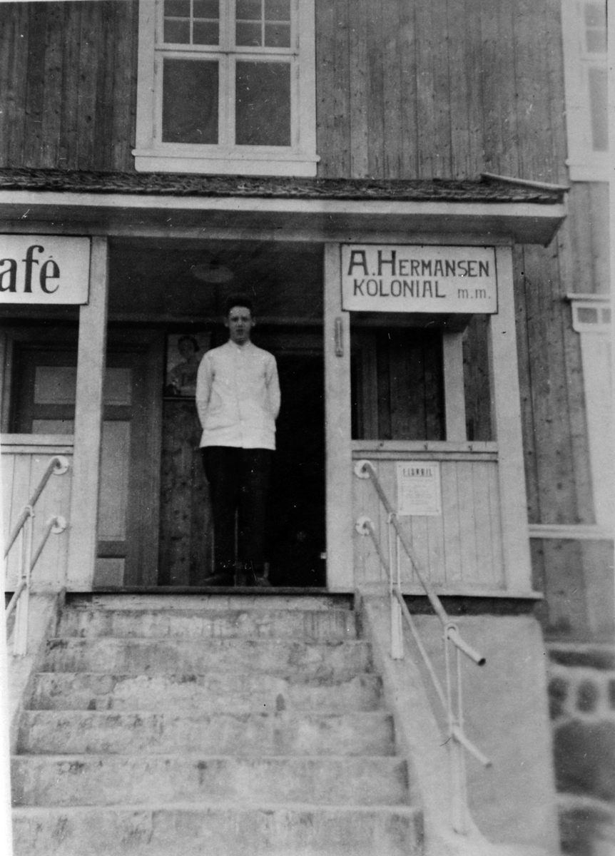 Anno Domkirkeodden, A. Hermansens kolonial, kafe, Brumund, Ringsaker. 1929.