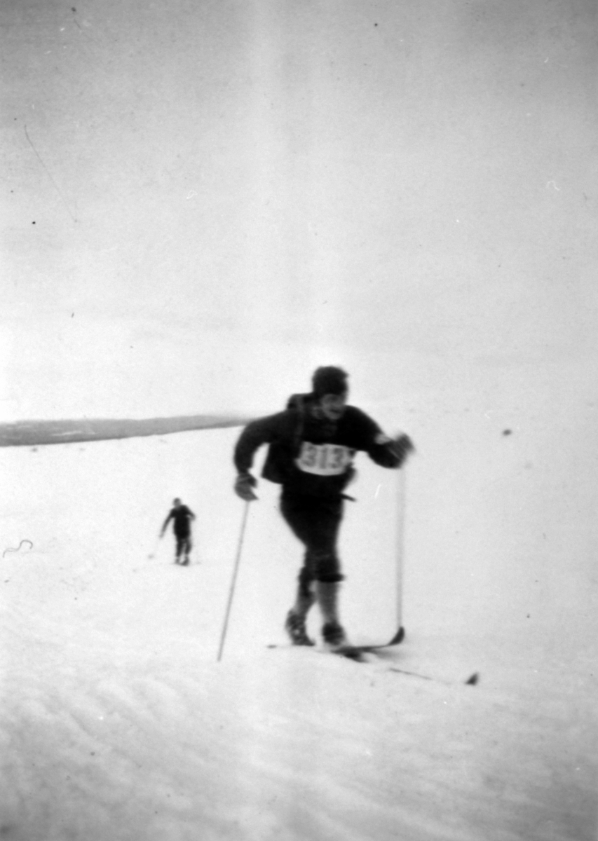 Anno Domkirkeodden, Birkebeinerrennet 1950(51), Trygve Sønsteby (F. 1921) i farta. Rennet gikk fra Lillehammer.