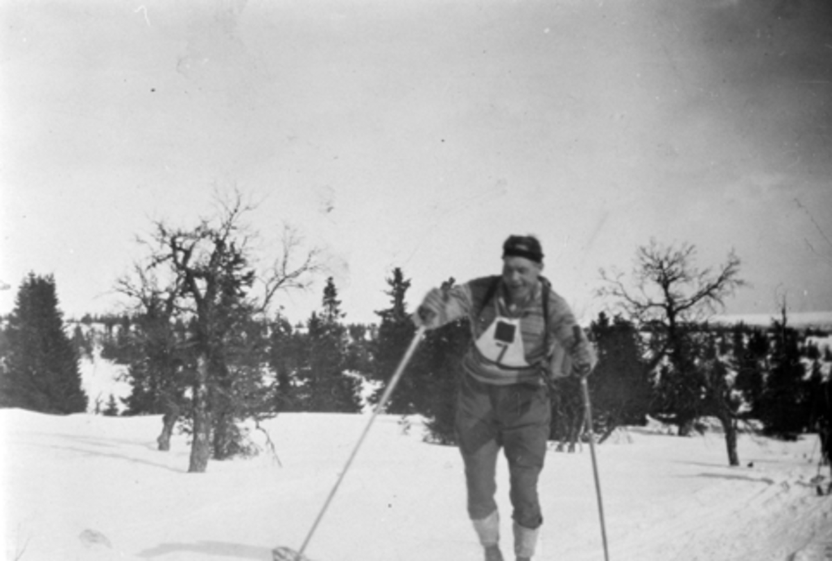 Anno Domkirkeodden, Aksel Johansen fra Veldre, Birkebeinerrennet 1932, Grunnåsen, Ljøsheim.