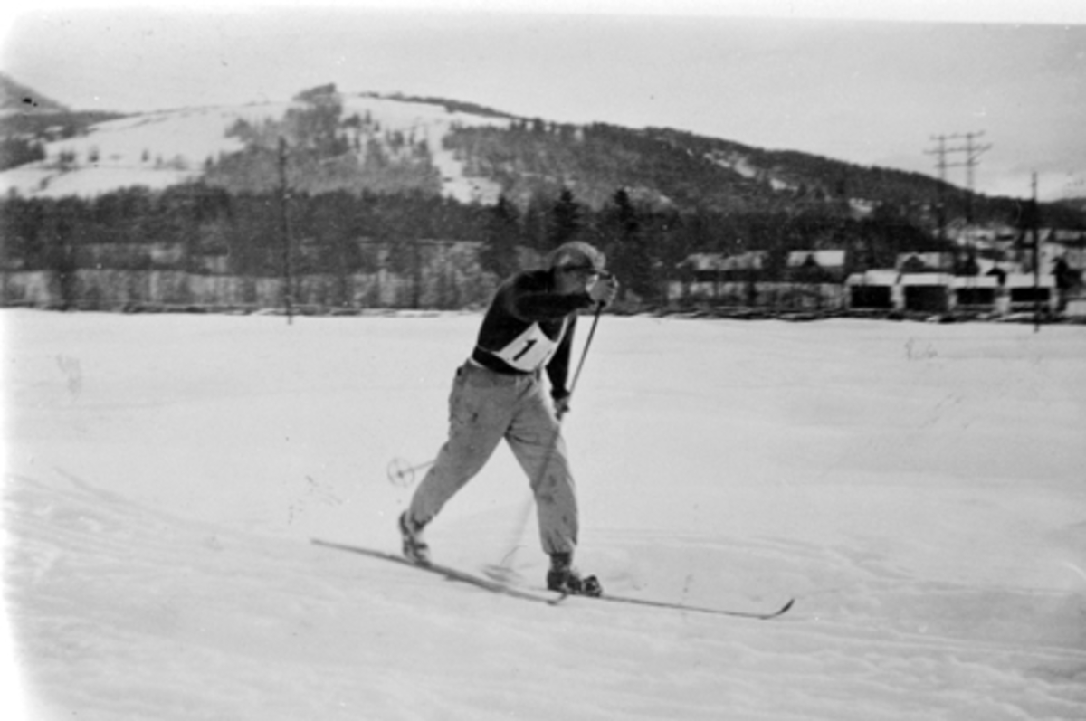 Anno Domkirkeodden, Kåre Weideborg (F.1918) AIL-renn, Brumunddal, 1937.
