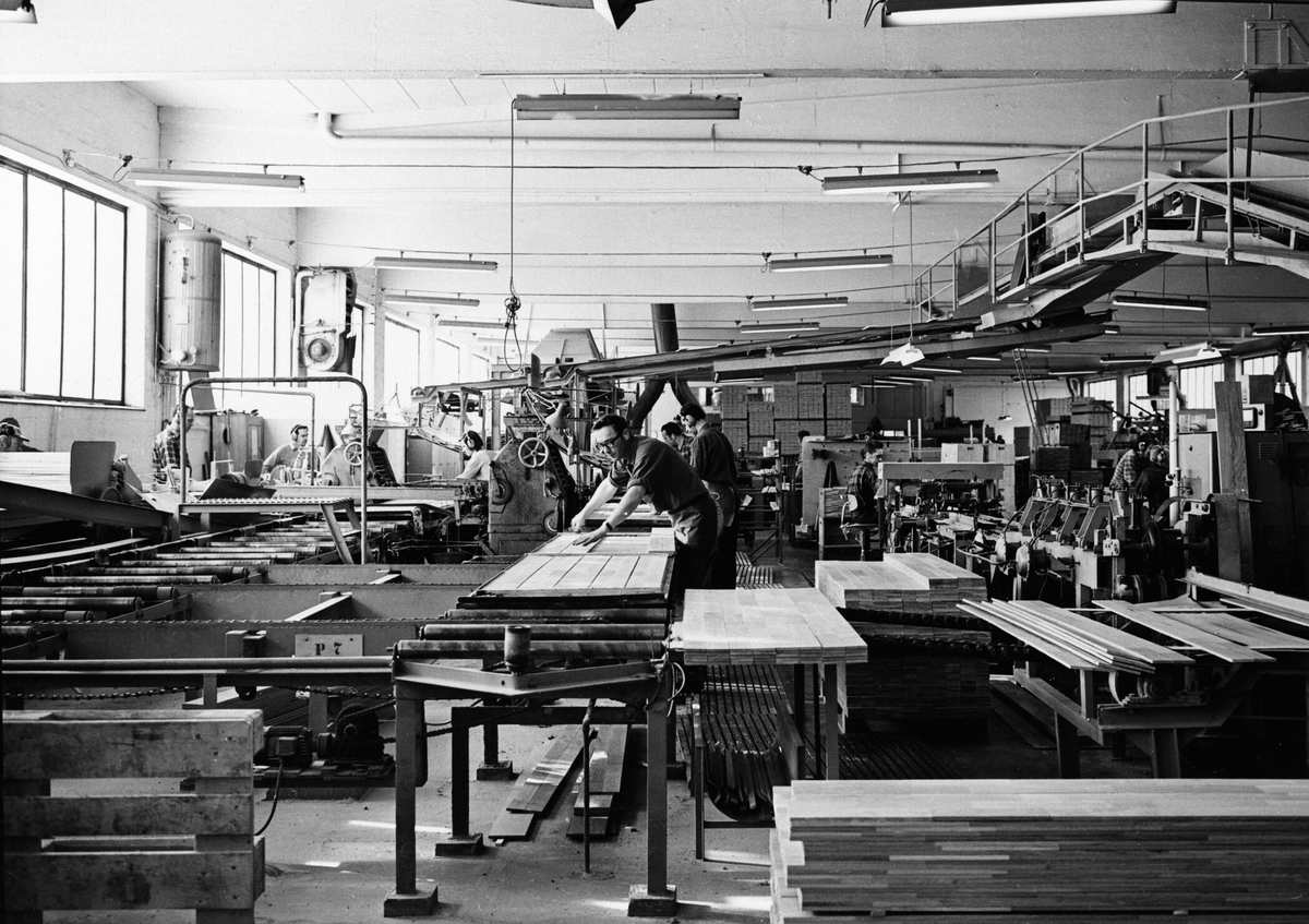 Anno Domkirkeodden, Berger Langmoen A/S, Brumunddal. Interiør, parkettfabrikken.