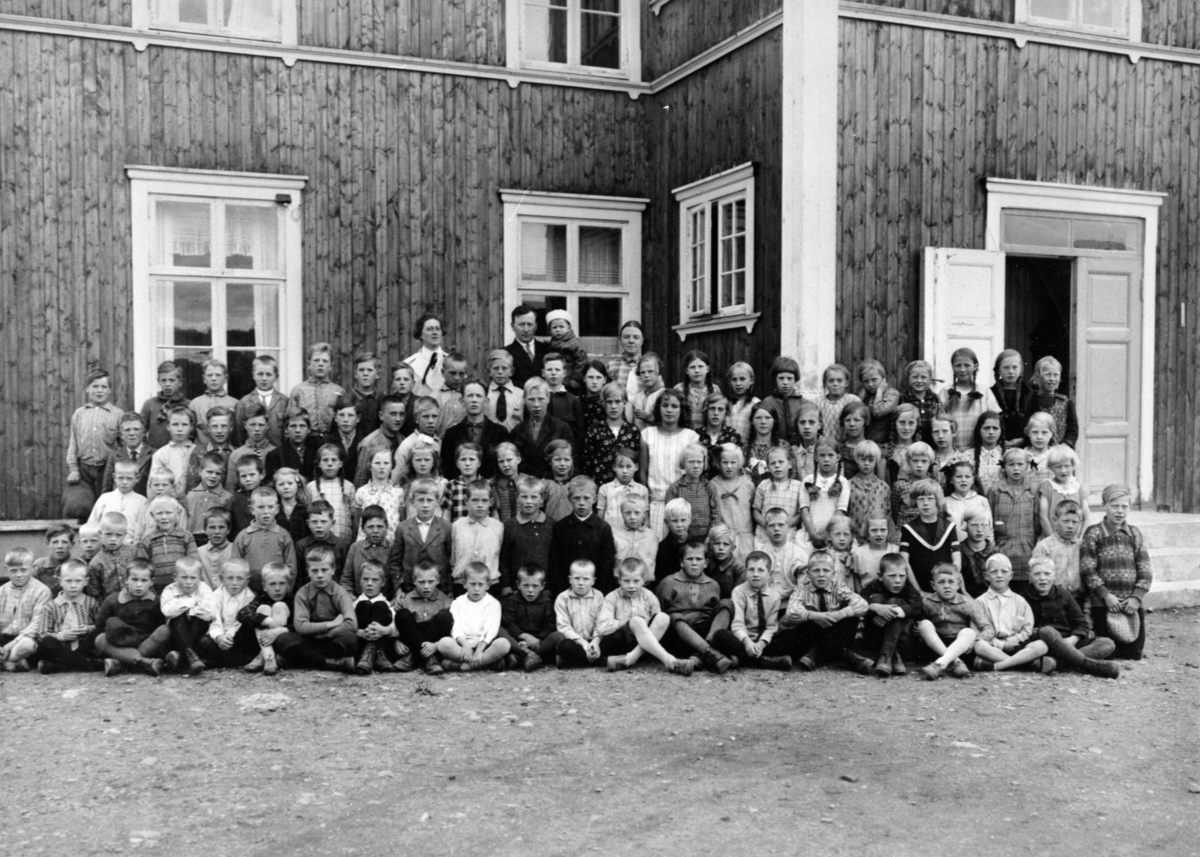 Anno Domkirkeodden, STOR GRUPPE: SKOLEELEVER, LÆRERE, LUNDEN SKOLE.