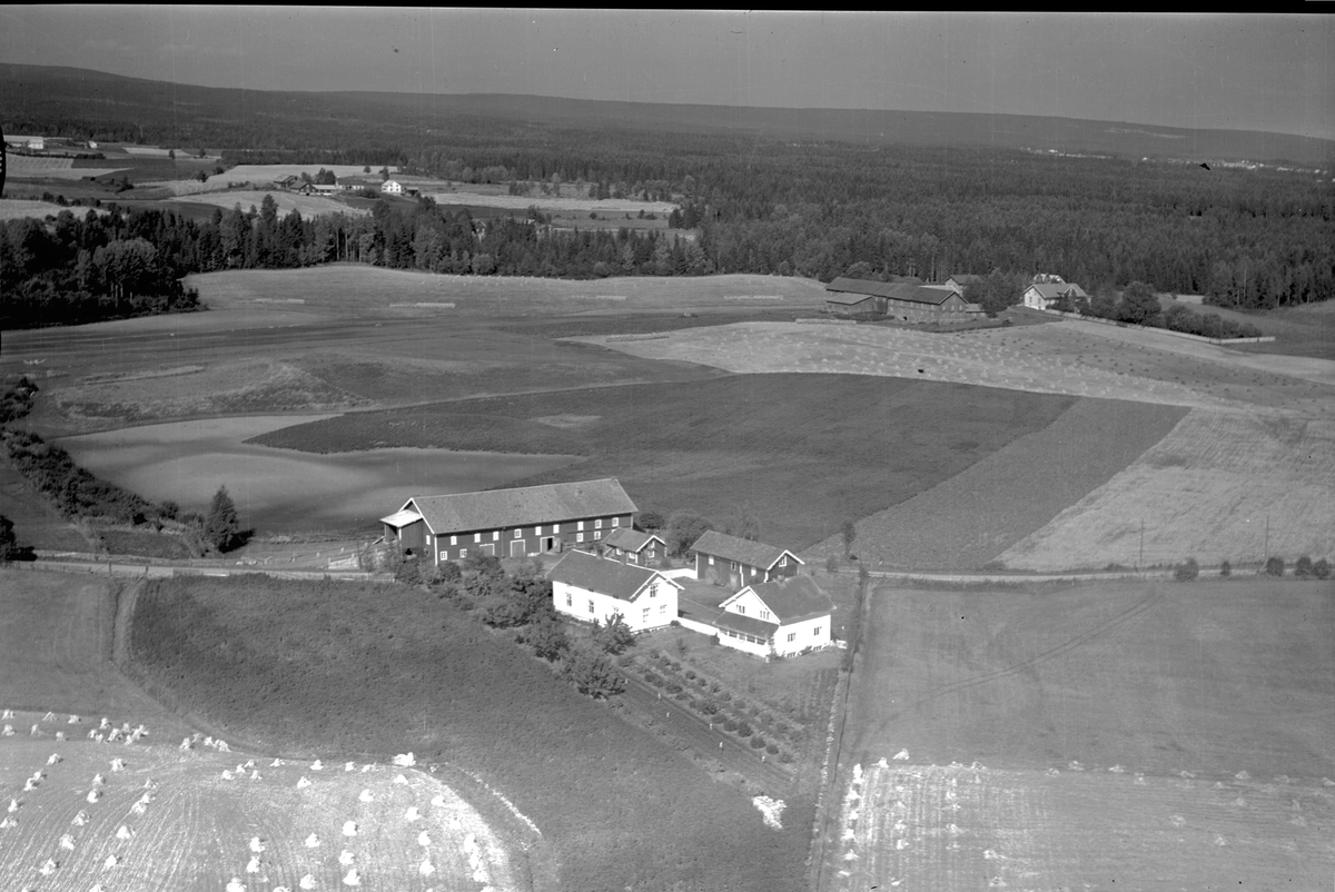 Widerøes Flyveselskap A/S, FLYFOTO VESTRE ARNSET