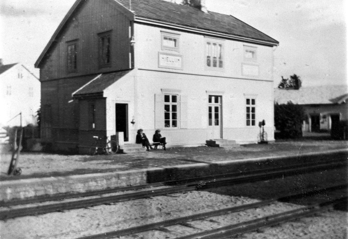 Anno Domkirkeodden, HJELLUM JERBANESTASJON, STASJONSBYGNINGEN